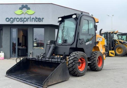 JCB 225 opinión y ficha técnica